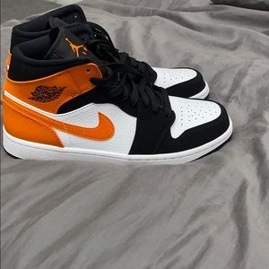 Jordan 1 Mid Shattered Backboard